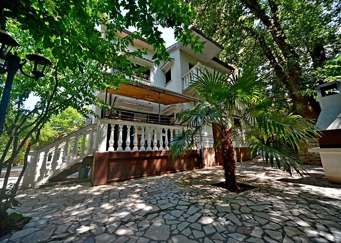 Apartments Karmelic