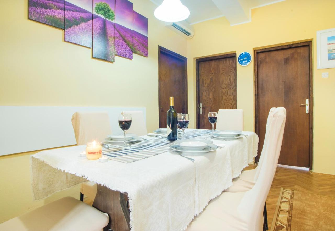Apartman Karmelic *
