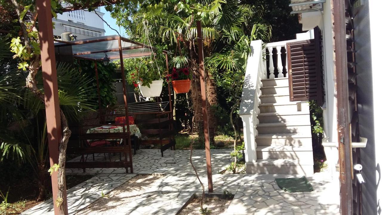 Apartment Karmelic *