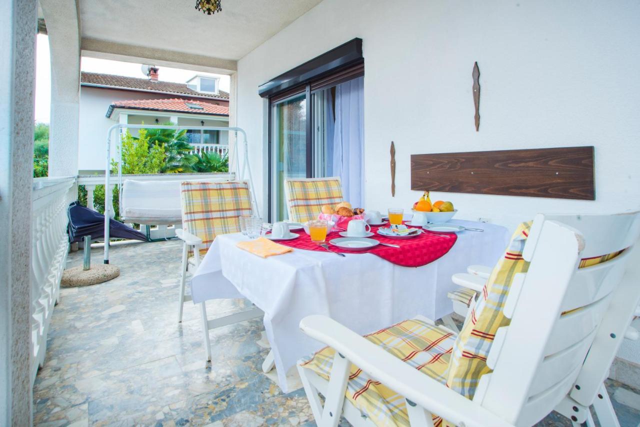 Apartment Karmelic *