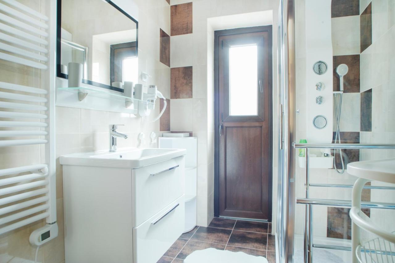 Apartment Karmelic